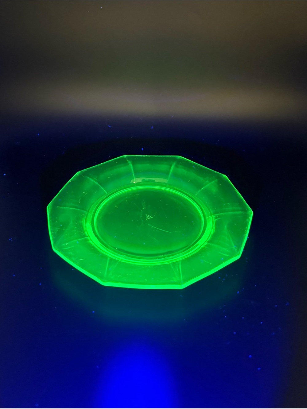 Uranium Glass Plate 6” - it glows!